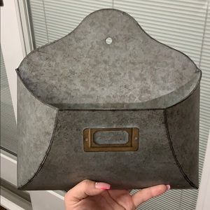 WALL DECOR TIN mail carrier
